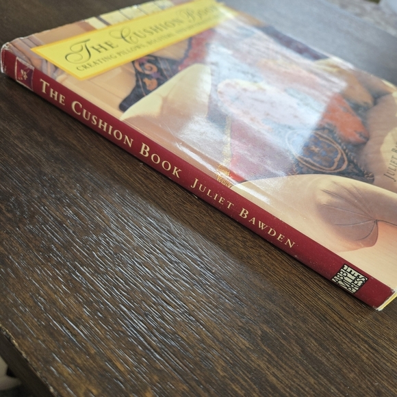 The Cushion Book - Creating Pillows Bolsters and Decorative Accents Craft Book - Picture 2 of 8